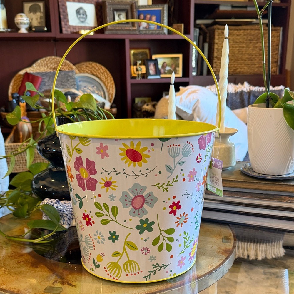 Artsy Floral garden Metal Bucket pale Easter XL Handle storage New whimsical
